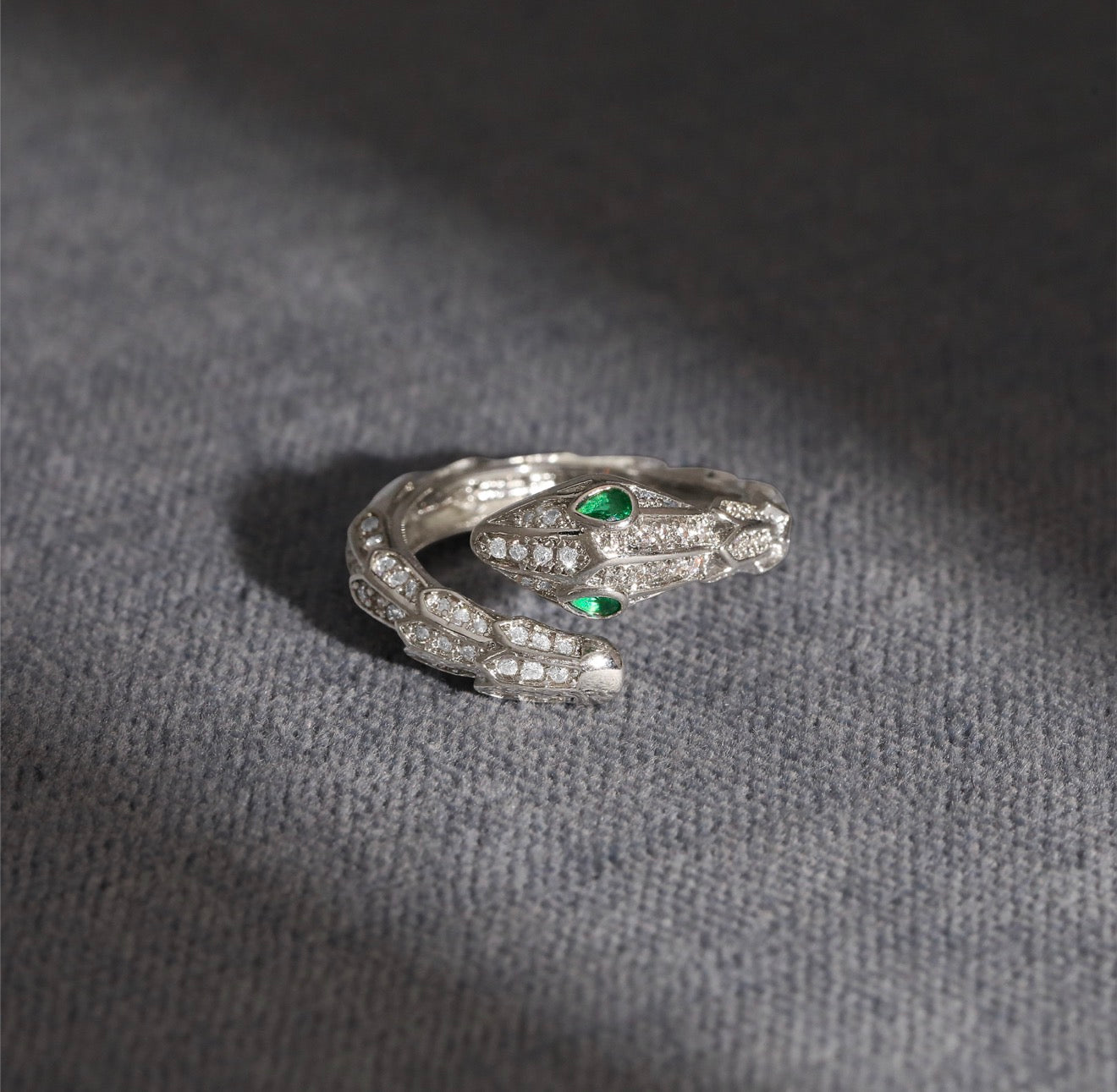 Cartier Yılan Yüzük