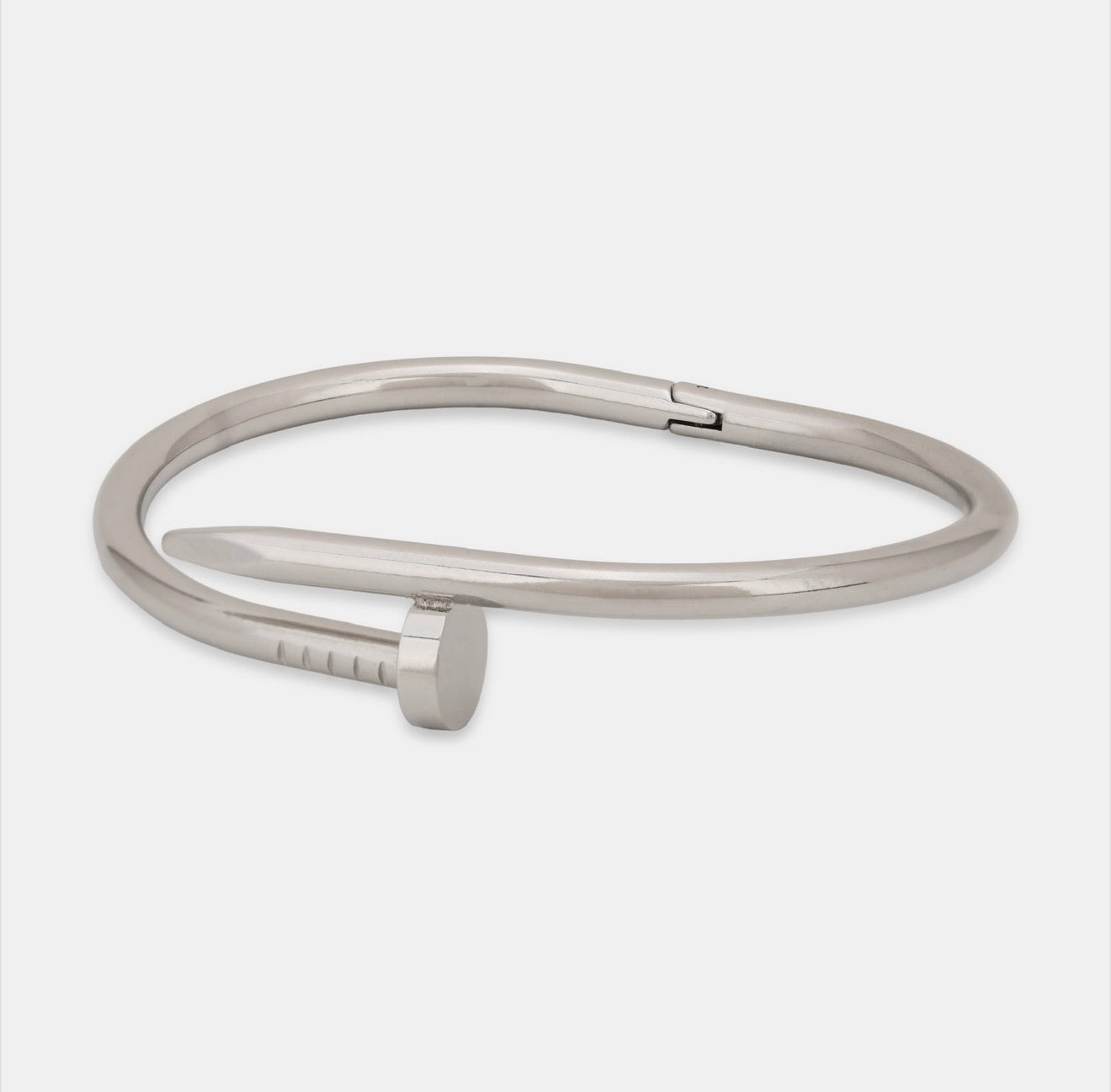 Cartier Çivili Gümüş Bileklik