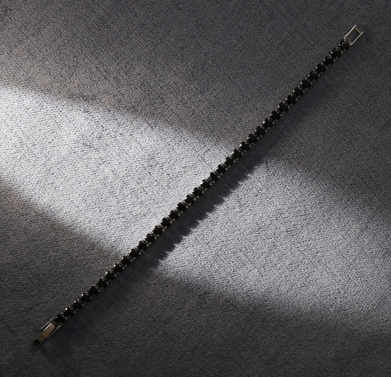 Siyah Taşlı Suyolu Bileklik